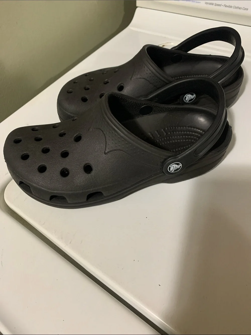 CROCS Classic Clog in Black